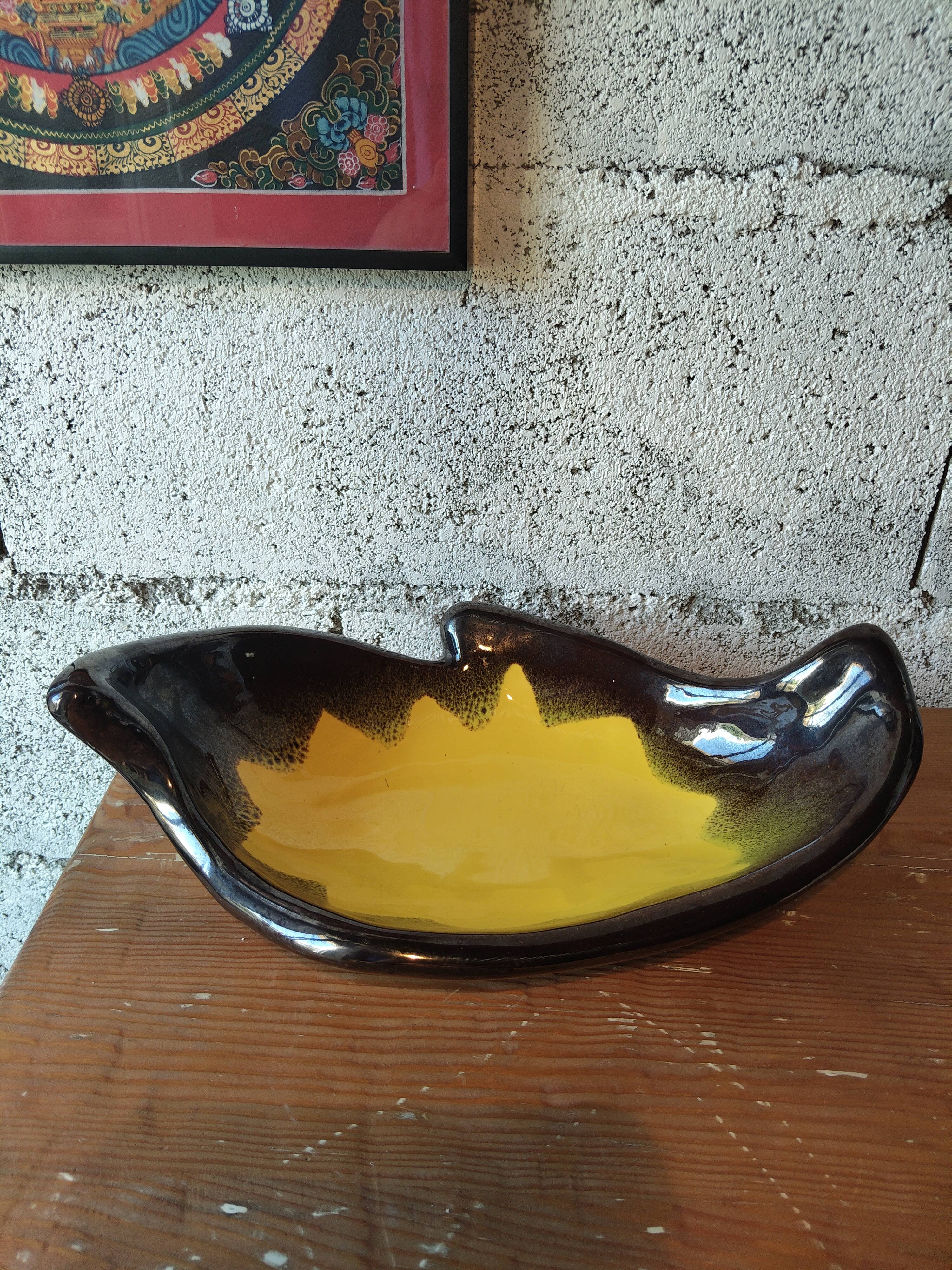 Large solar-shaped ceramic bowl, France, 1950s-1960s.