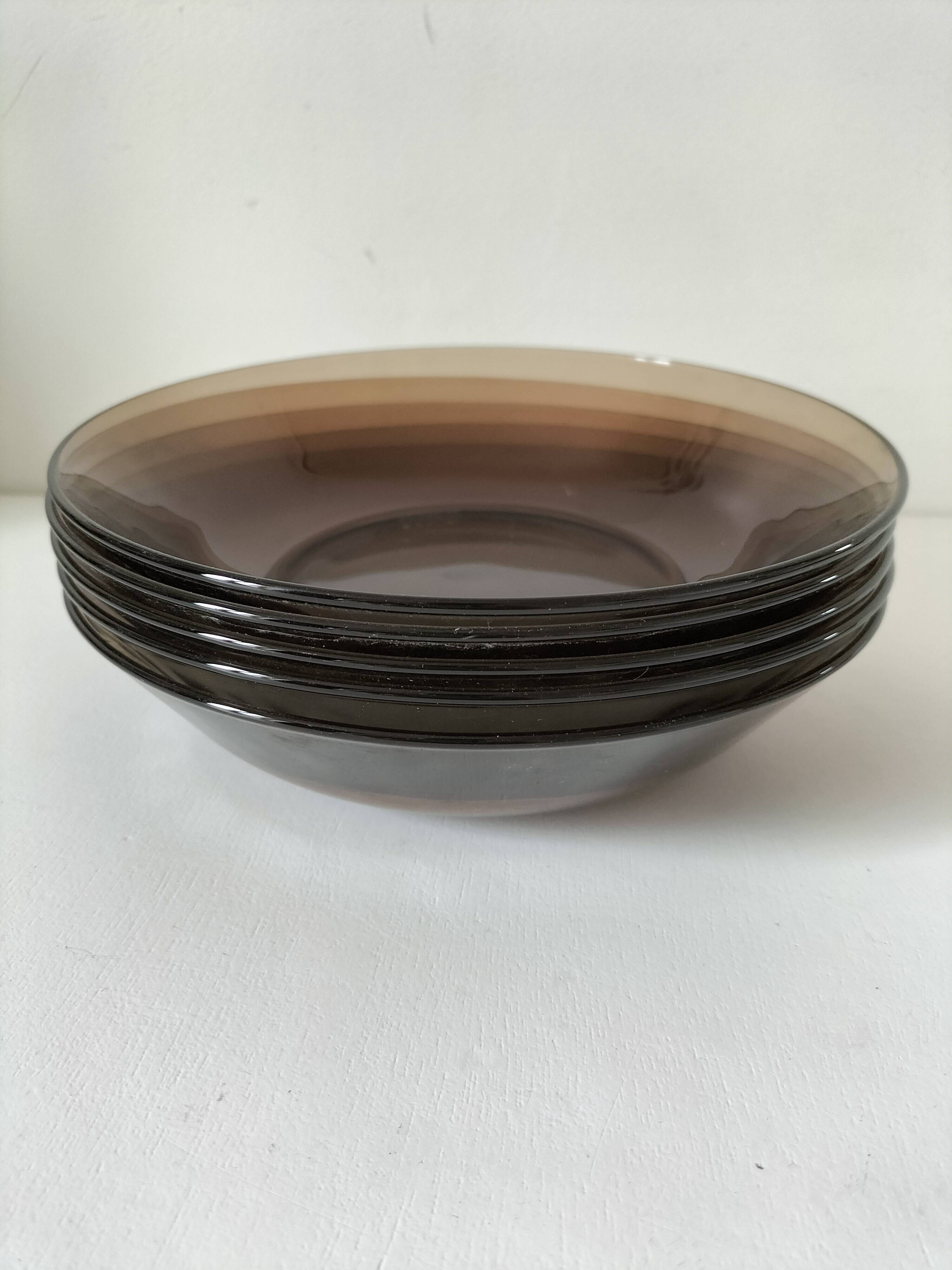 Ensemble de 5 assiettes creuses vintage Duralex en verre fumé marron glacé
