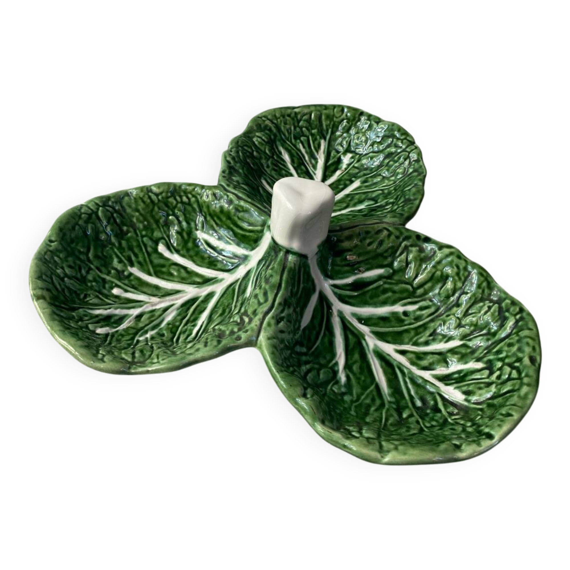 Cabbage leaf serving dish in majolica