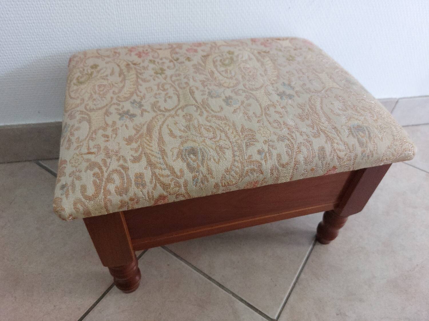 Vintage wooden footrest