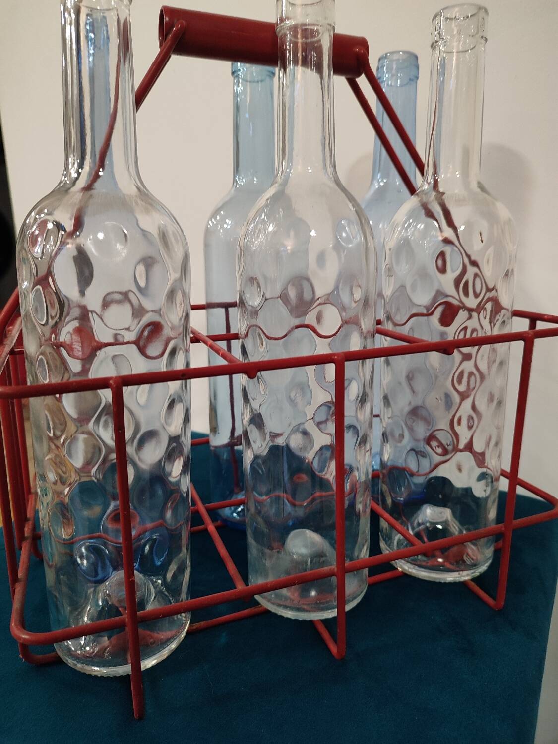 Metal bottle holder