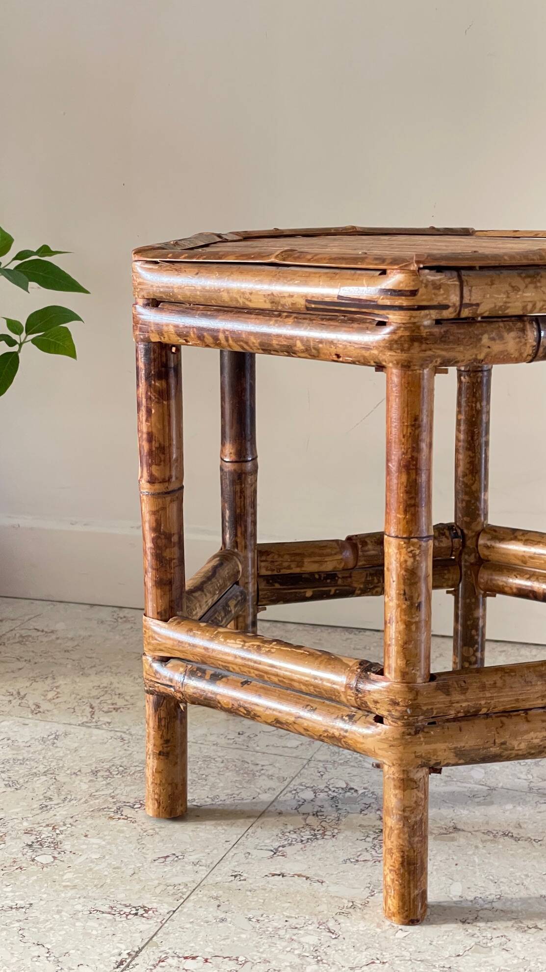 Table basse en bambou vintage