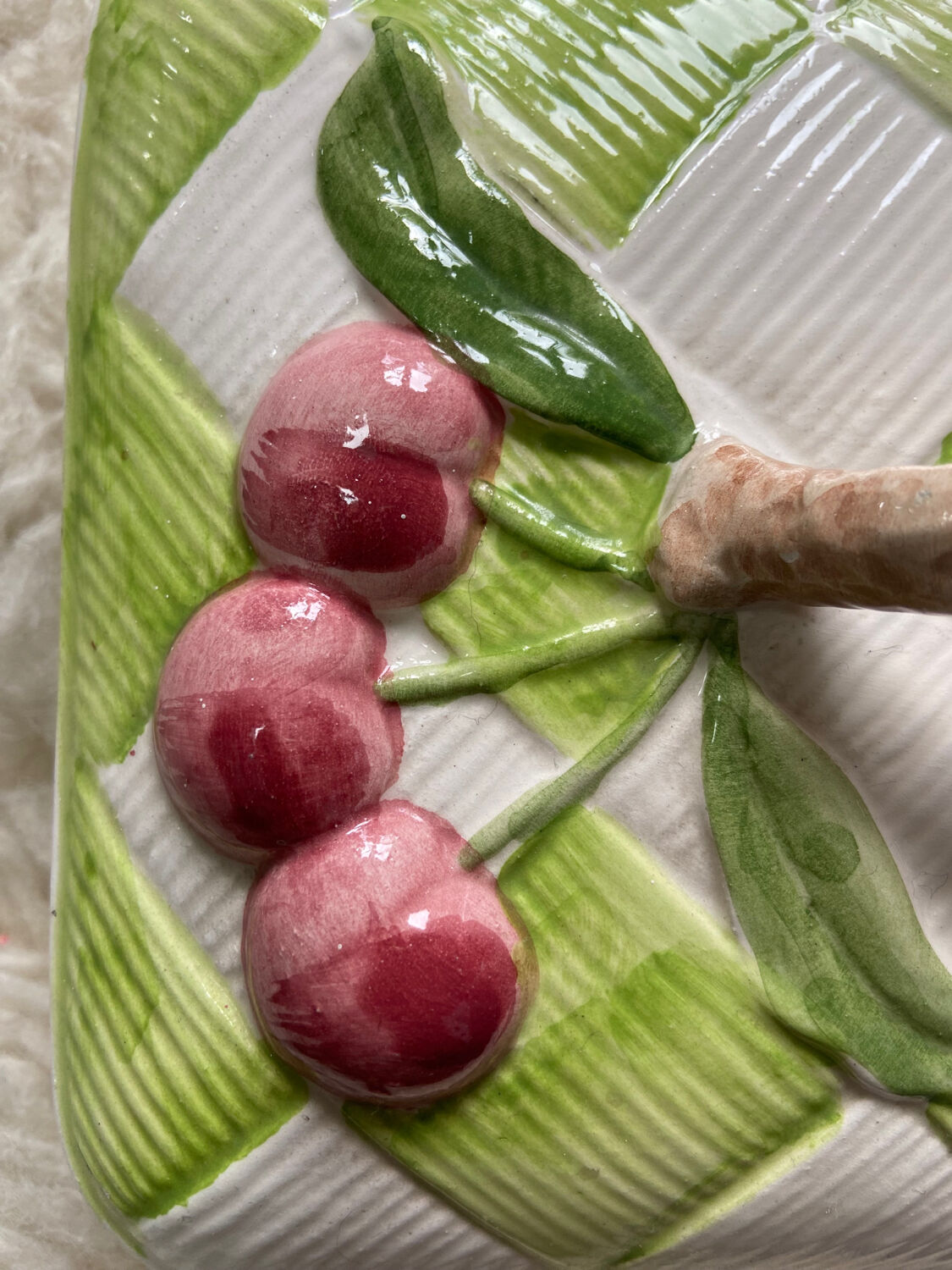 Box Ceramic Cherries Slip