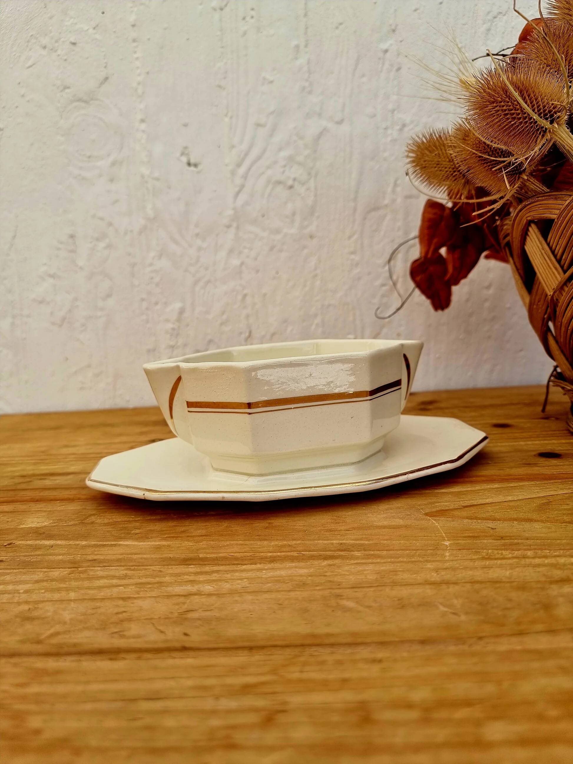 Saucière beige et dorée Saint Amand vintage