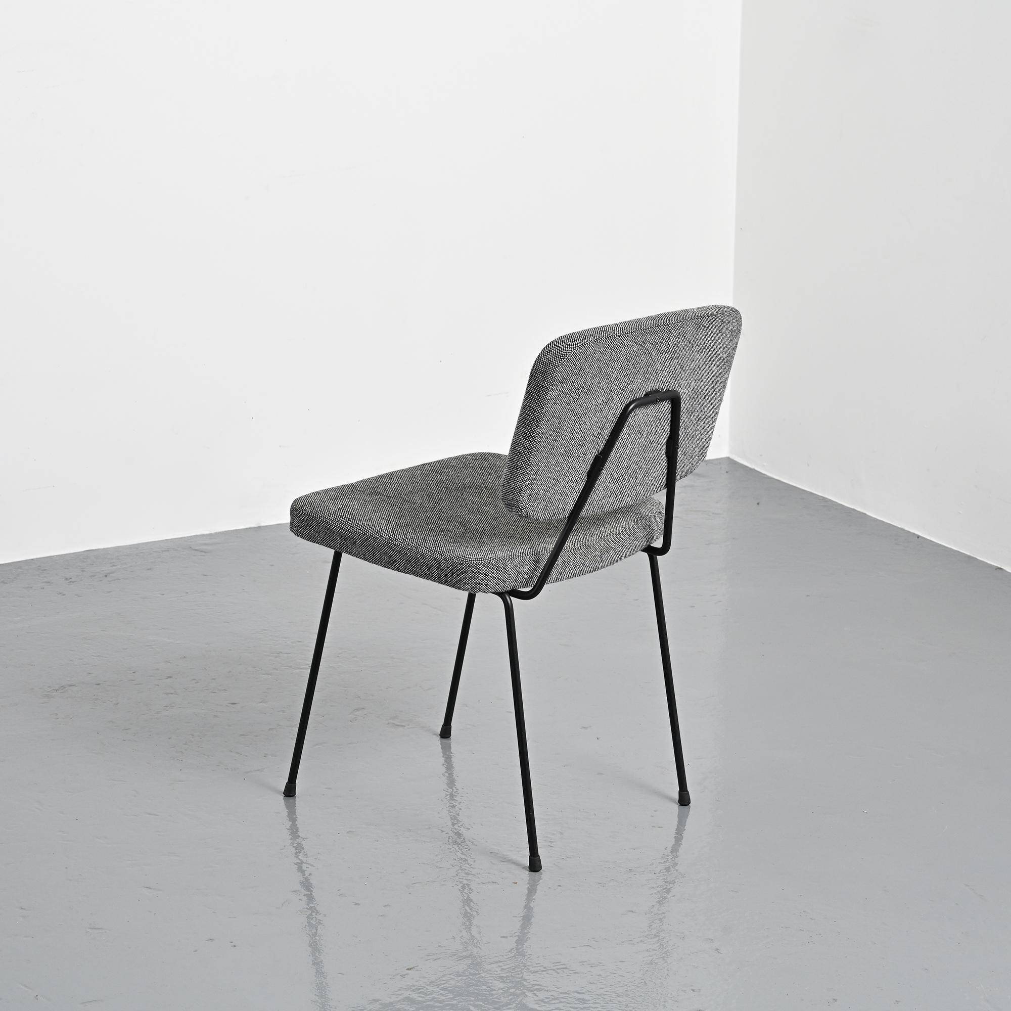 Set of 8 F0907 Moulin chairs by Pierre Paulin, Artifort around 2000.