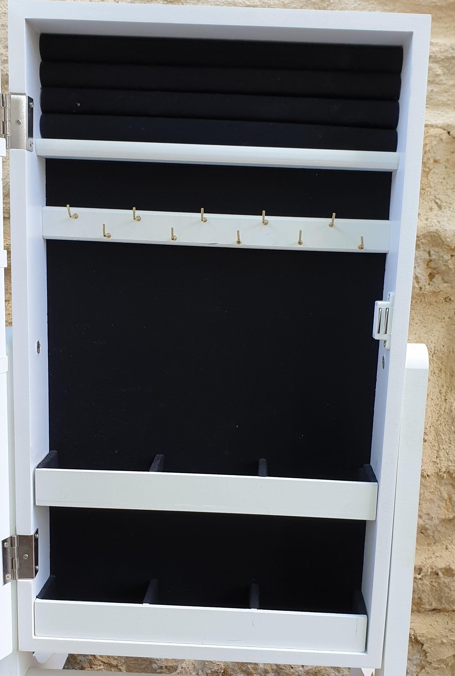 Hairdresser storage jewelry