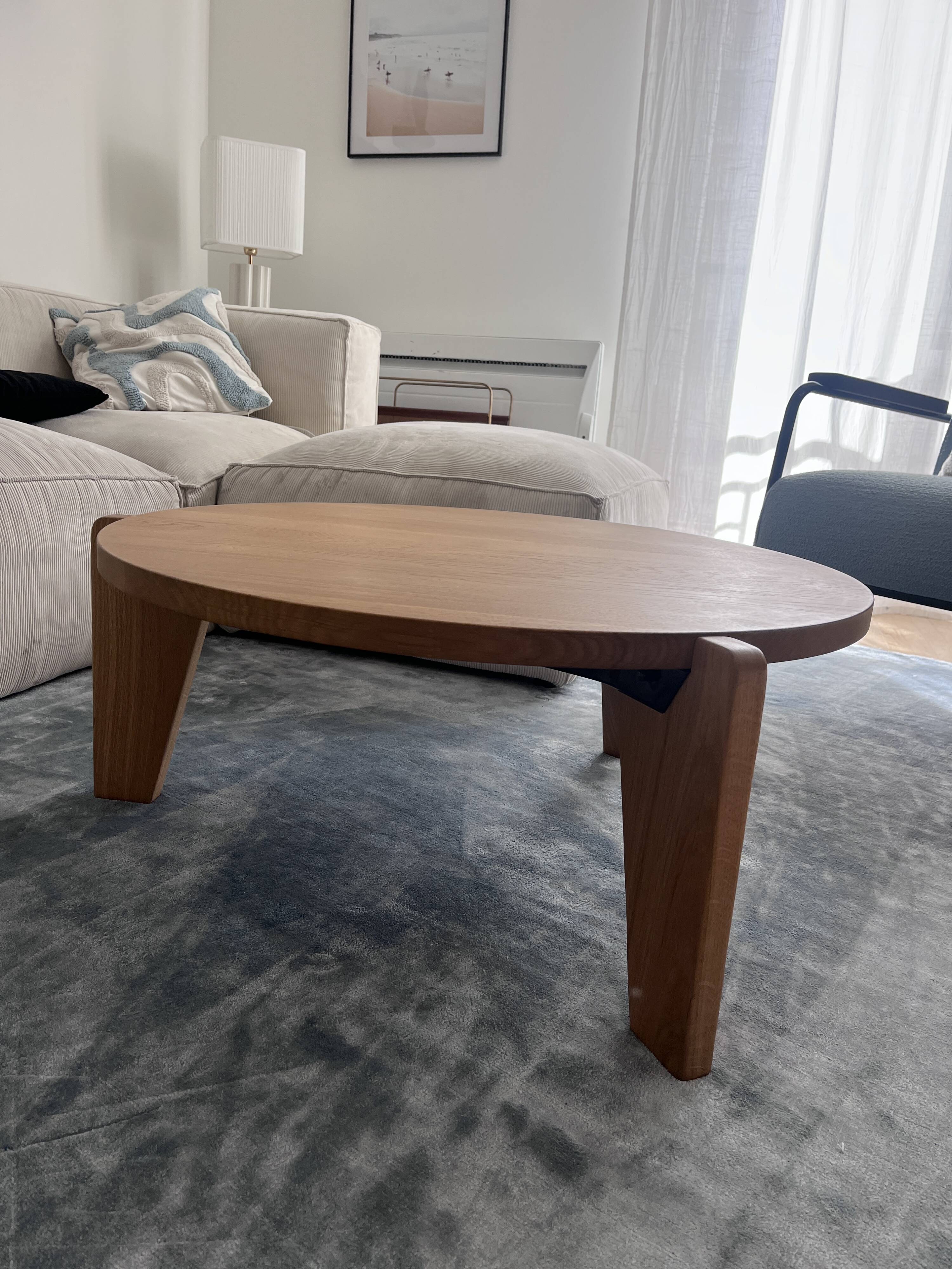 Table basse Guéridon Bas, Jean Prouvé – Édition Vitra – Chêne naturel