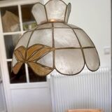 Mother-of-pearl and brass suspension
