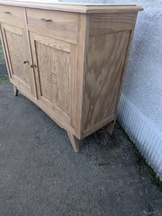 Enfilade, buffet with compass legs