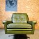 Fauteuil en cuir vert olive vintage danois Svend Skipper