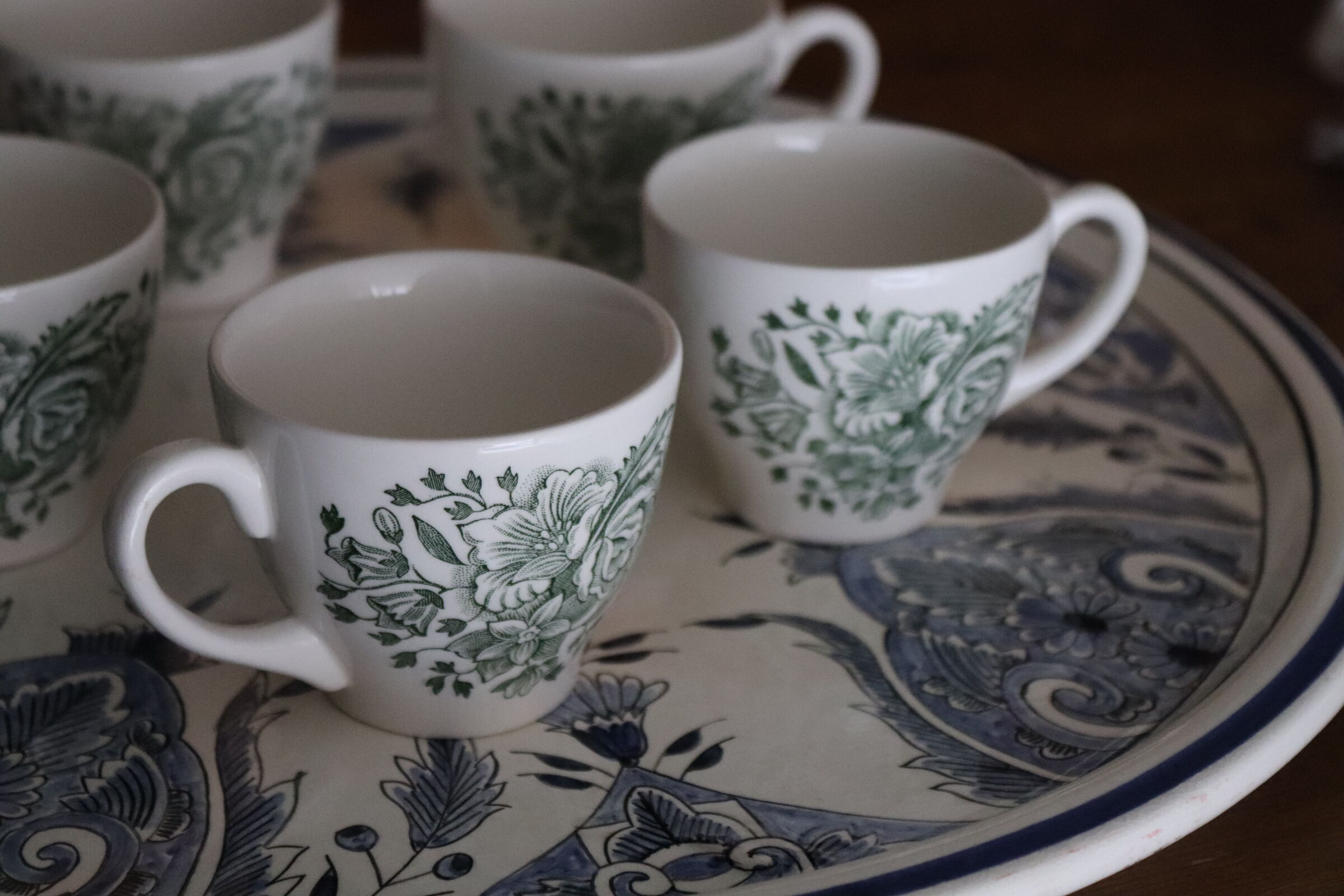 5 coffee cups England