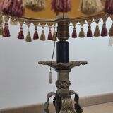Foot lamp with pompoms