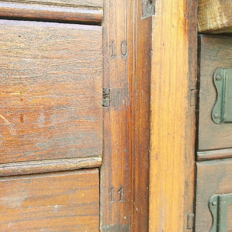 Administration trade cabinet 32 varnished wood drawers