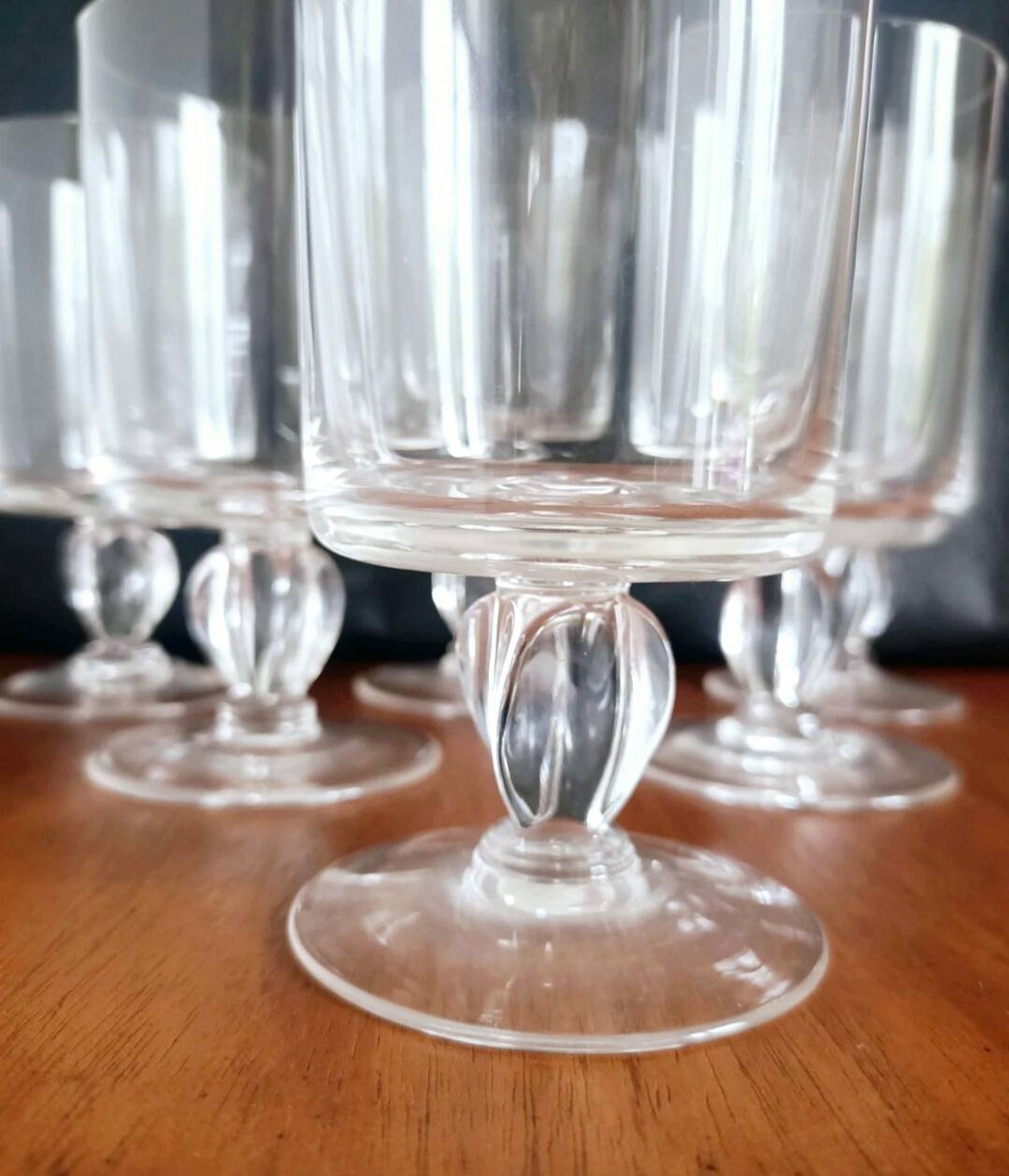 Verres en cristal pieds torsades neufs