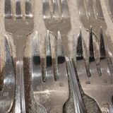 12 fourchettes à gateaux métal argenté orfèvre Cailar Bayard coquille