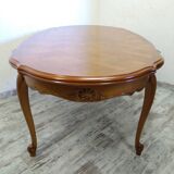 Regency style table with integrated extensions