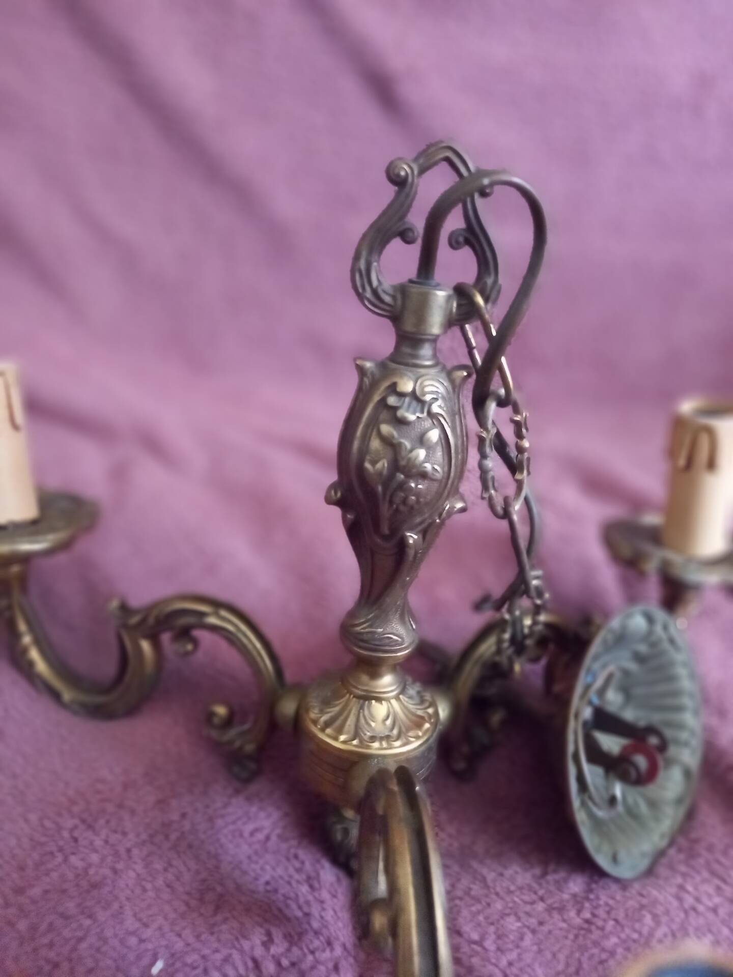 Bronze 3-light chandelier