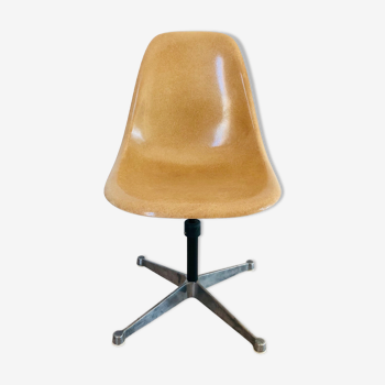 Eames office chairs for Herman Miller, 70s