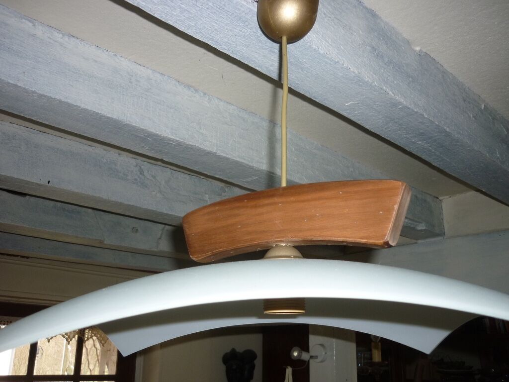 Modern graphic pendant lamp in opaque glass and wood