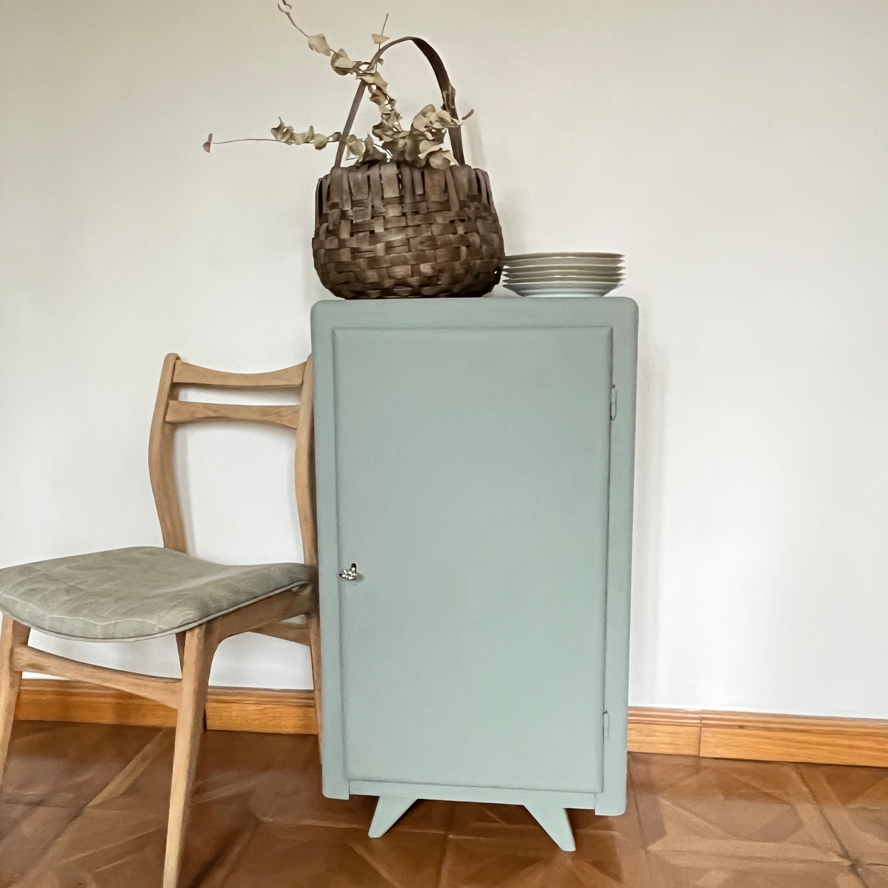 Sideboard feet compass green gray