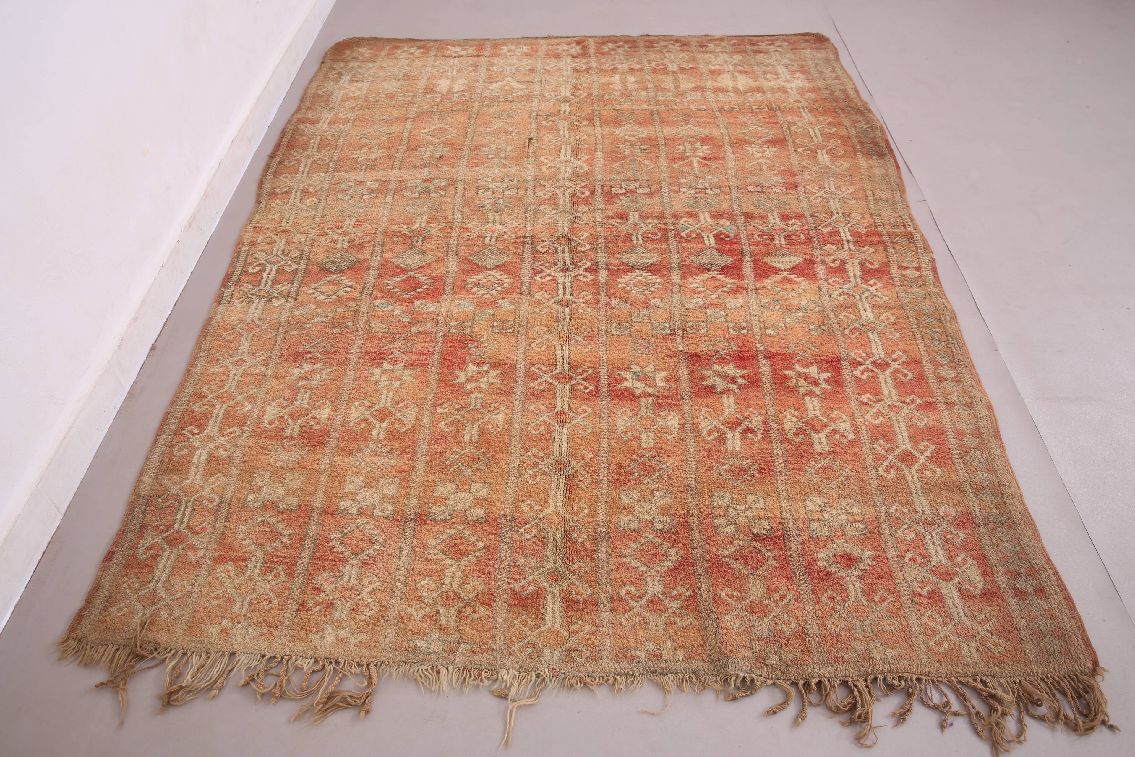 Vintage Moroccan Rug 177 x 242 cm- Authentic berber rug - Wool Rug Handmade