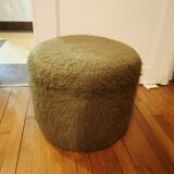 Deux poufs moumoute