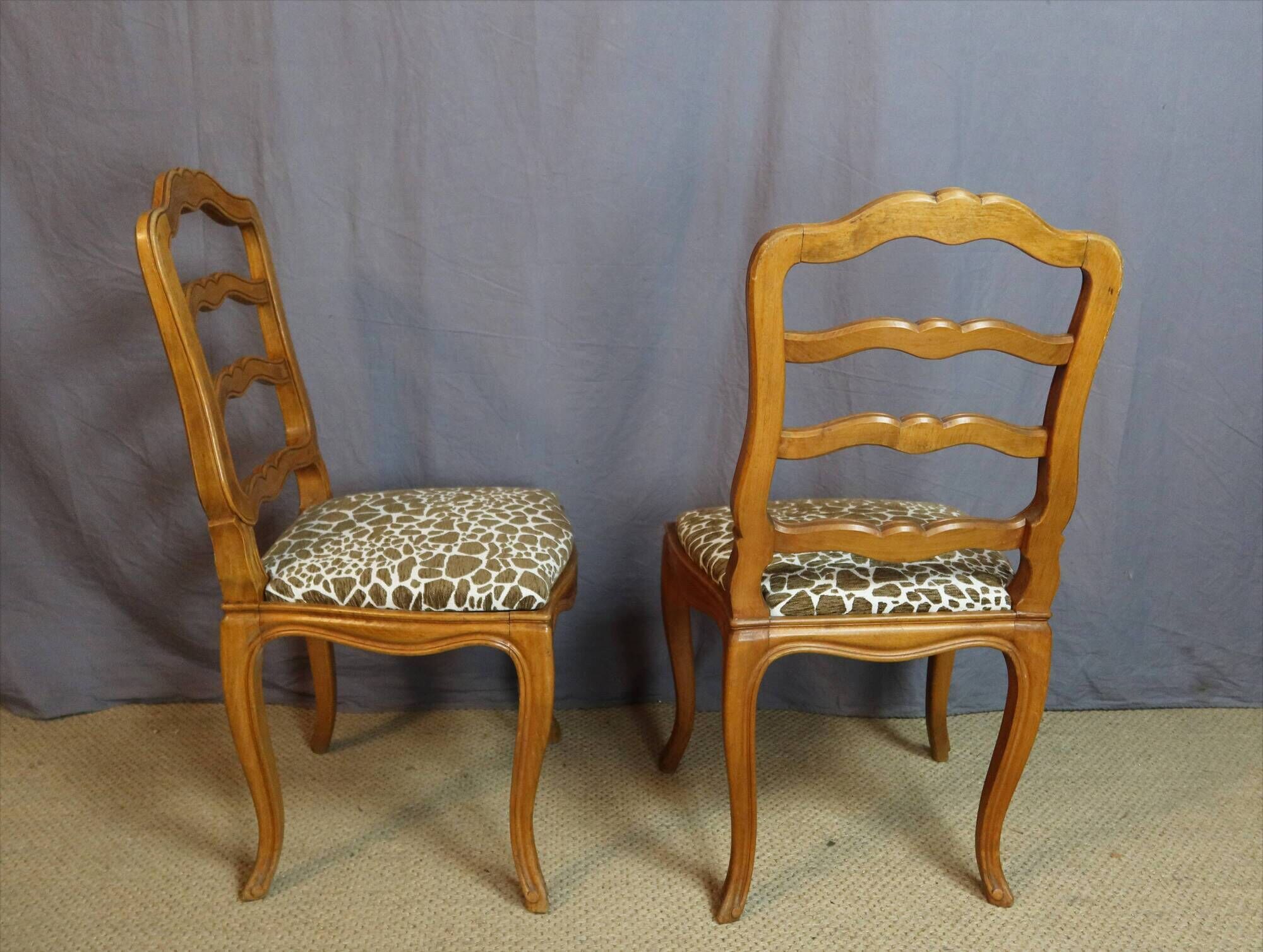 CHAIRS IN LOUIS XV STYLE