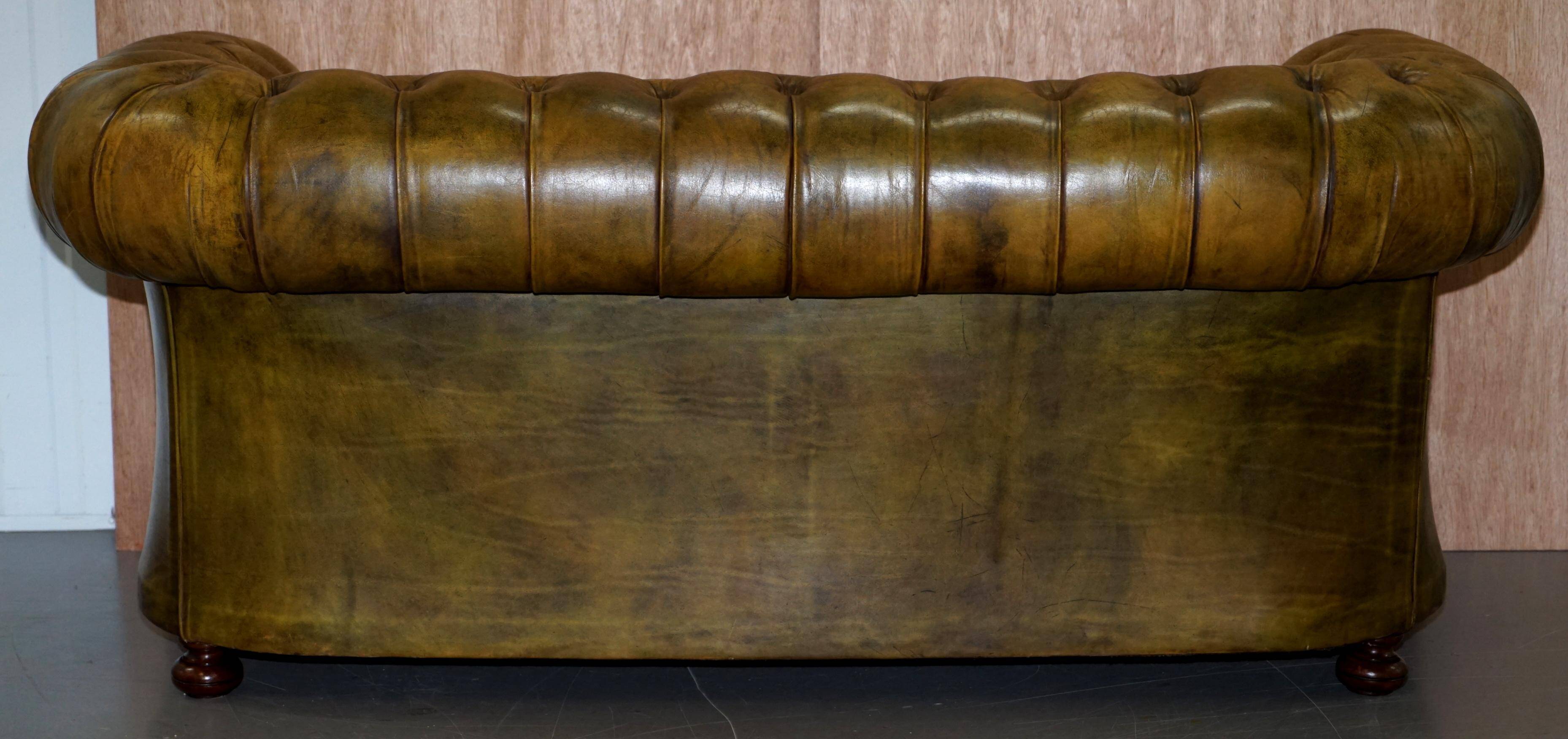 Canapé Chesterfield en cuir teint à la main, victorien rempli de crin de cheval