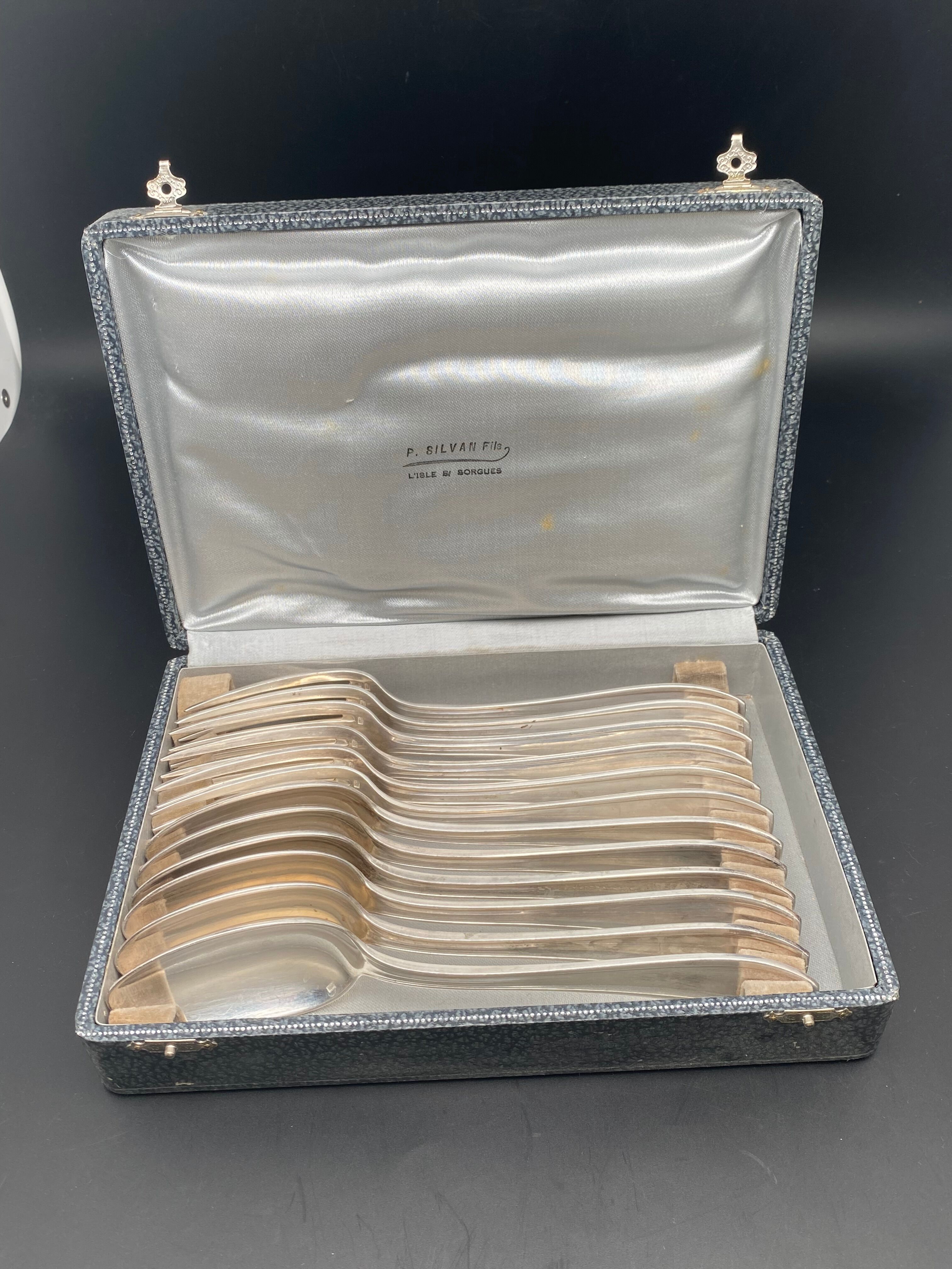 Silver metal cutlery