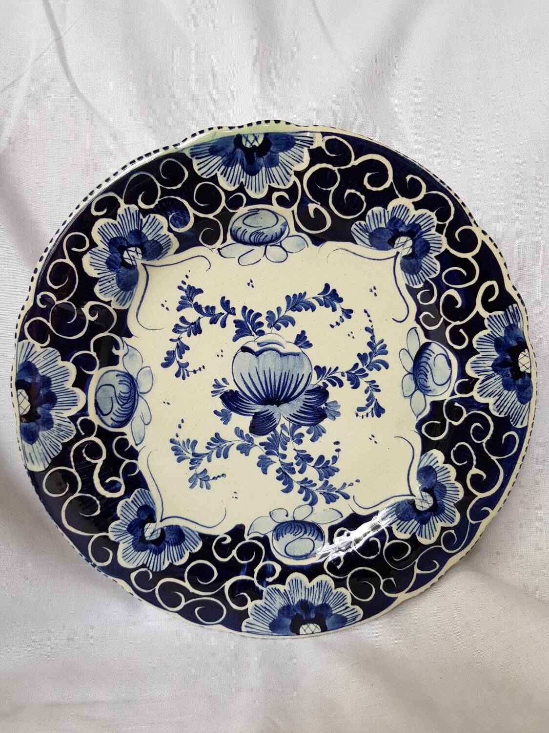 Assiette bleue de Delft signée Bequet H peinte à la main