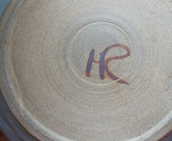 Plateau et cloche a fromage en grès vintage émaillé signature a identifier