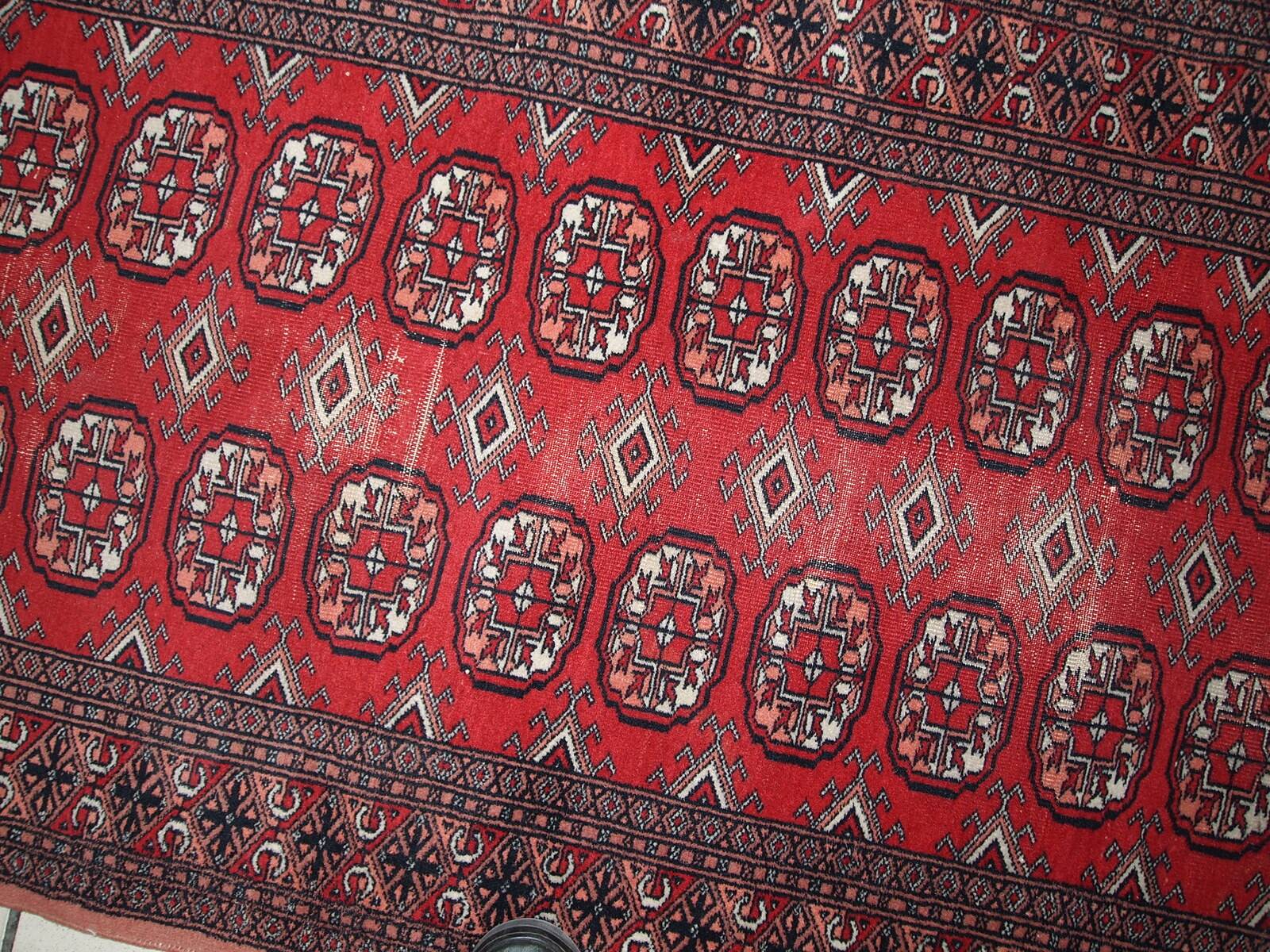 Tapis Vintage Bukhara Uzbek en Laine, Années 1960, Élégance Authentique