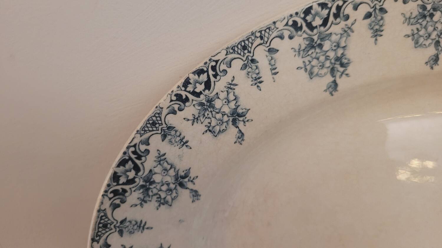 Oval iron earth dish late 19th century