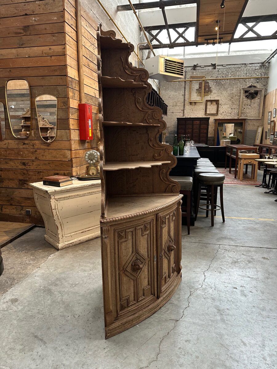 Corner cabinet in oak, late 19th century.