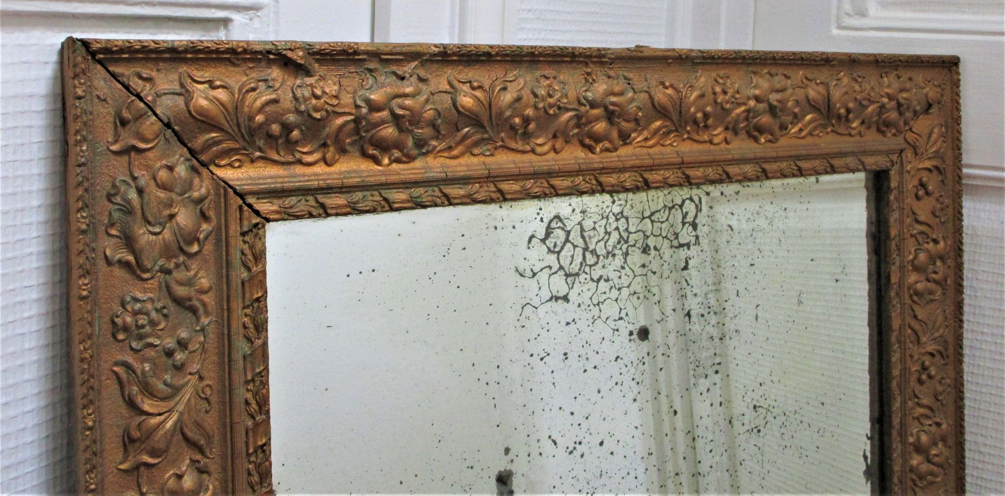 Mirror stitched golden stucco wood decorated with 19th century flowers 88 cm x 63 cm