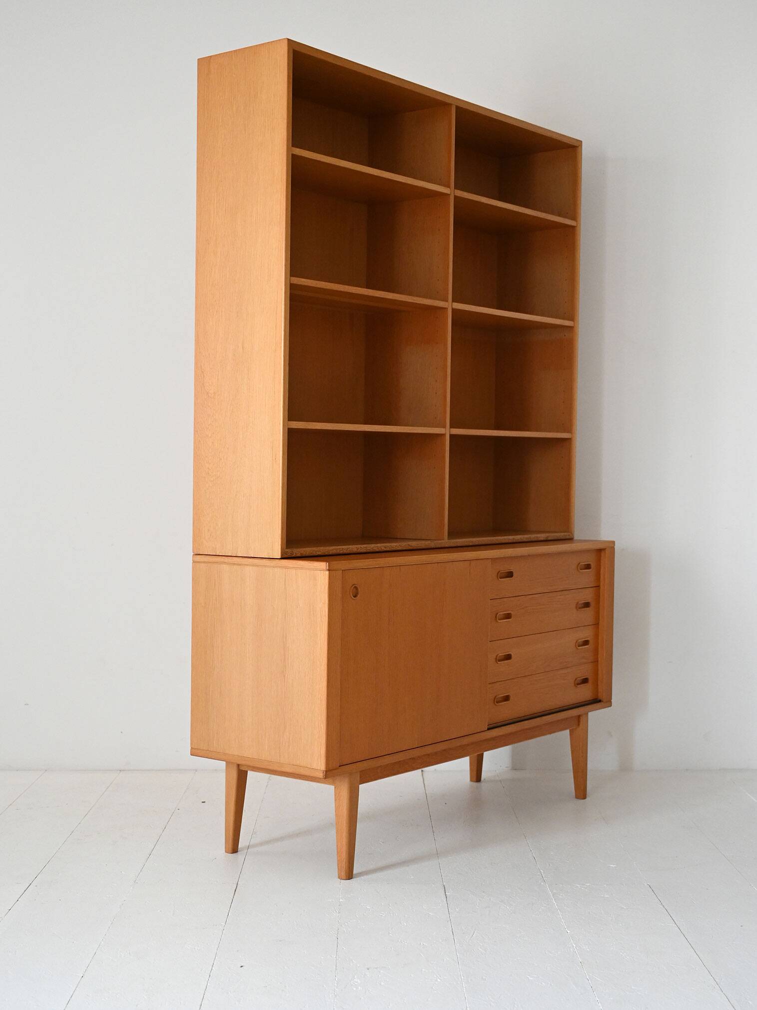 Bibliothèque de rangement vintage scandinave en chêne