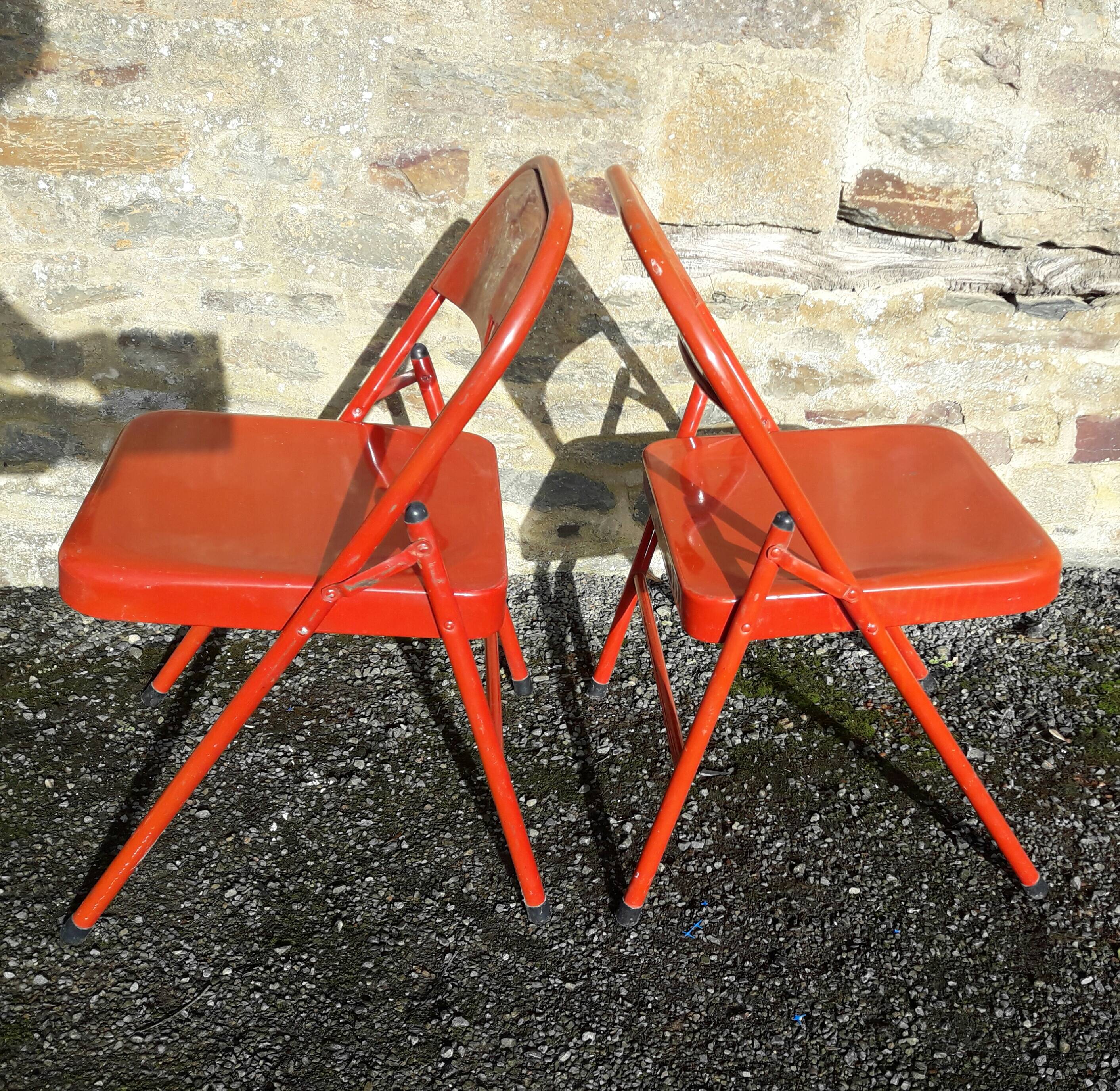 Pair of folding metal chairs 80-90s