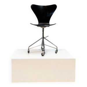 Chaise de bureau Early 3217 par Arne Jacobsen