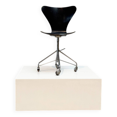 Chaise de bureau Early 3217 par Arne Jacobsen
