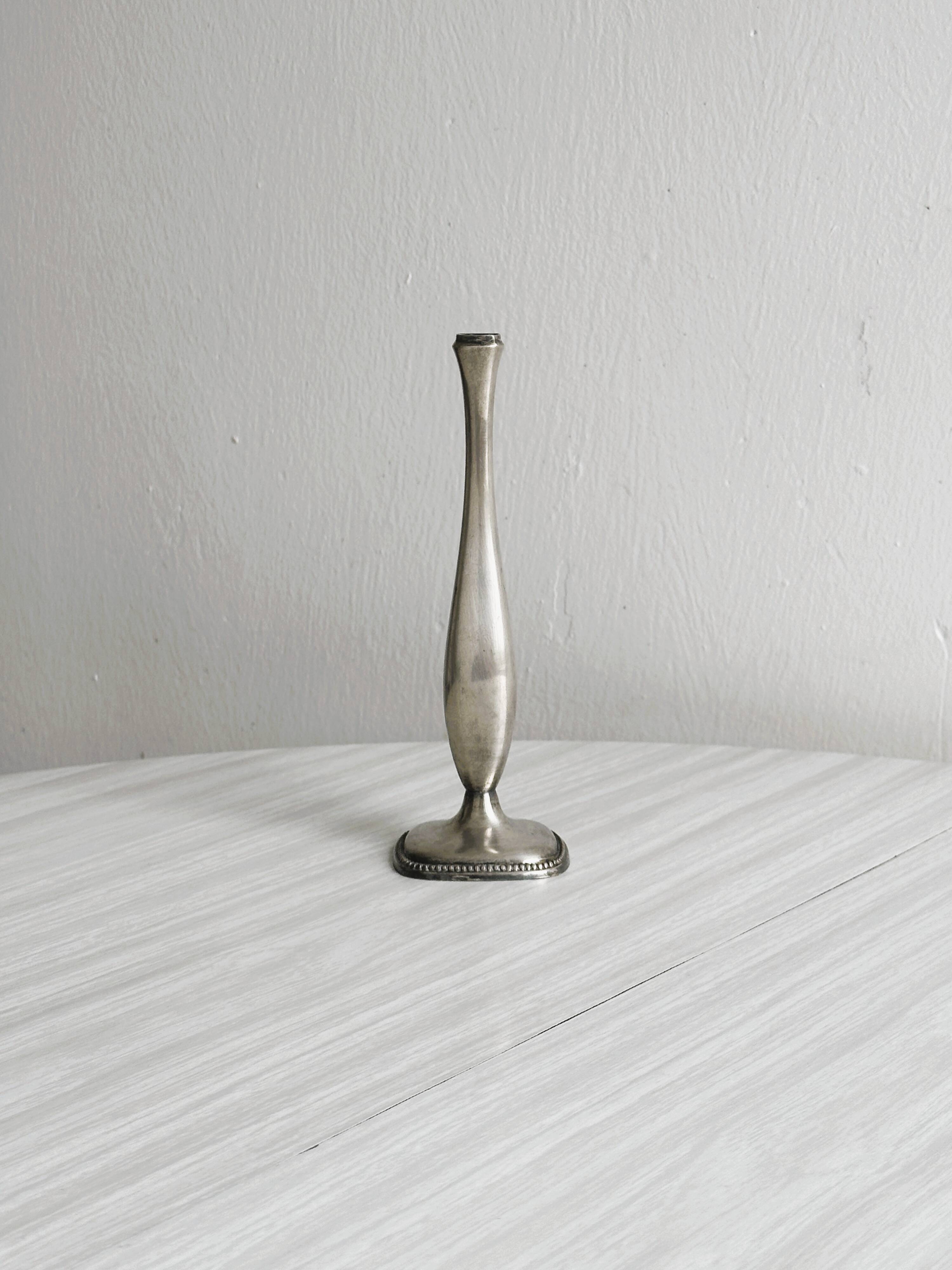 Petit soliflore vintage en métal