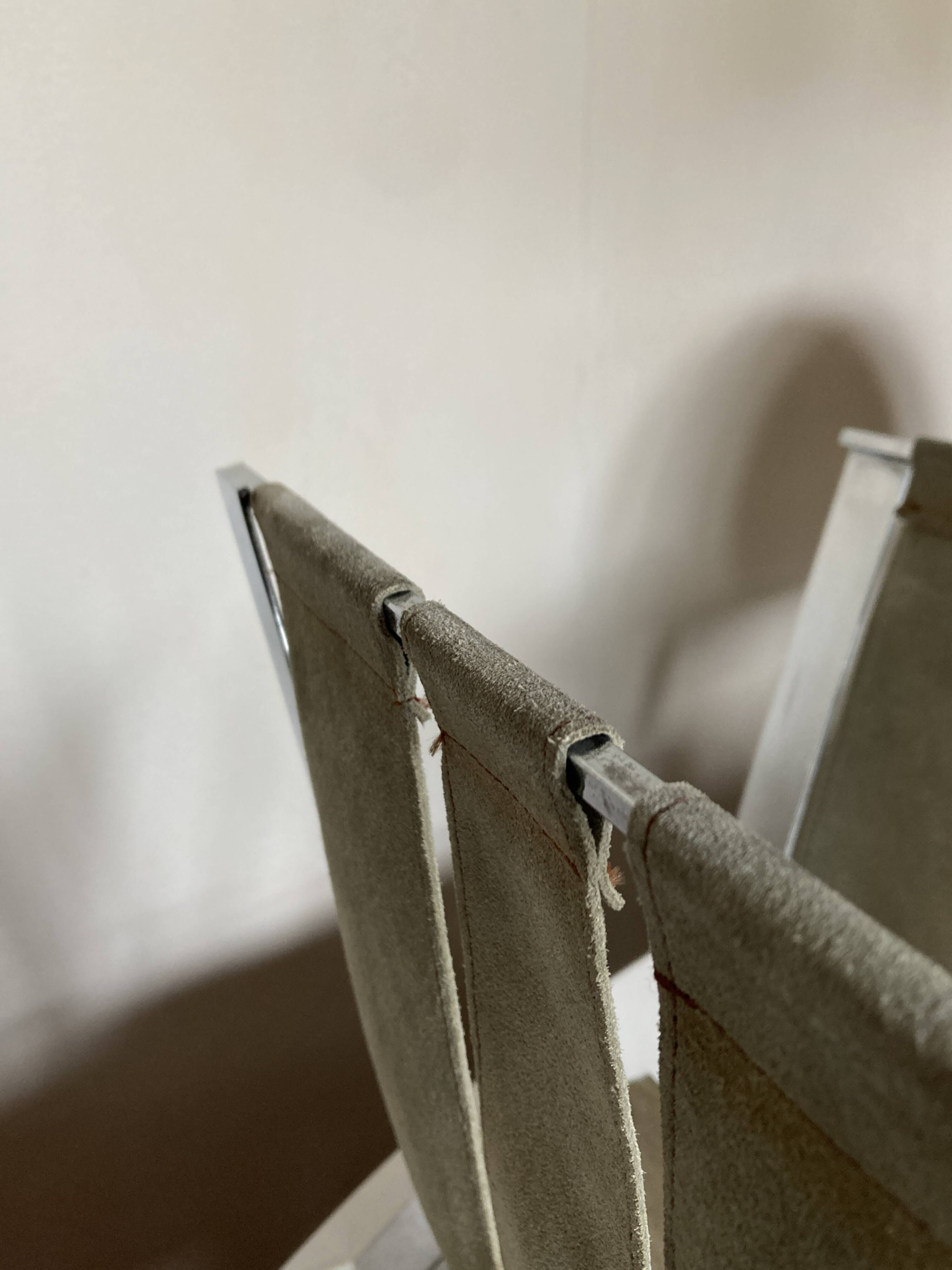Chrome and suede calfskin magazine rack 1970