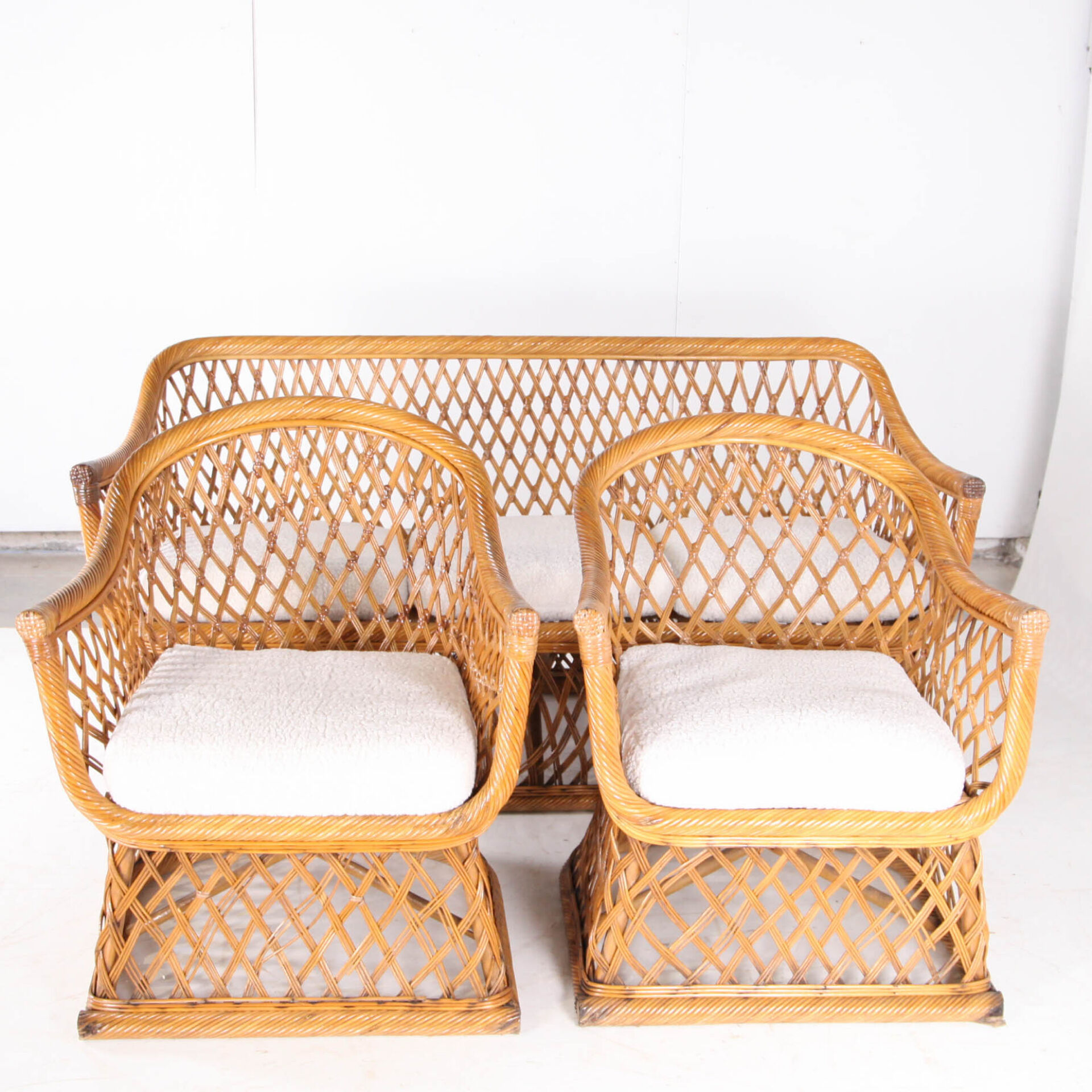 Woven rattan lounge set