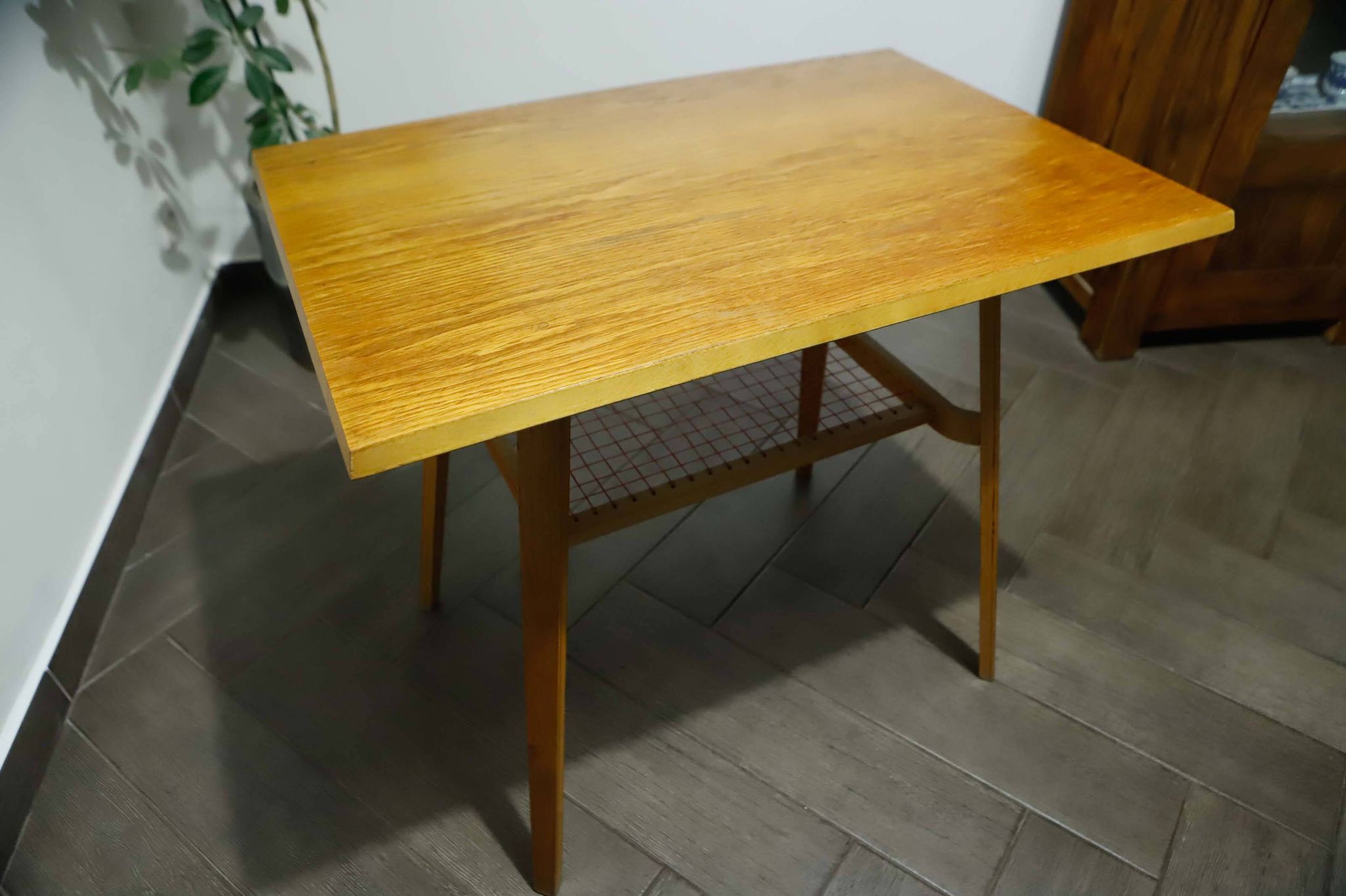 Brussels Style Retro Table with Red Woven Shelf