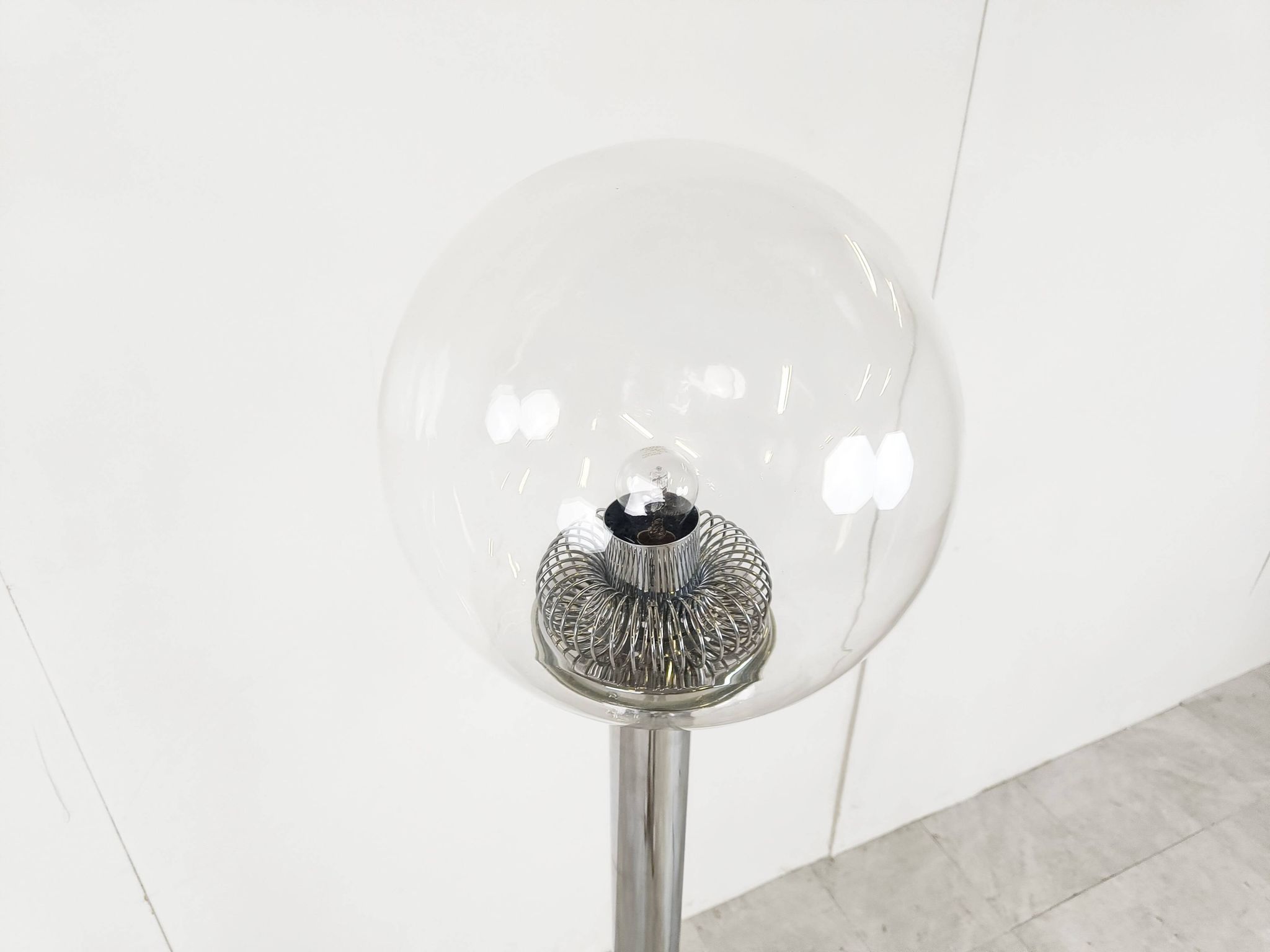 Lampe de sol vintage en chrome et verre, années 1970