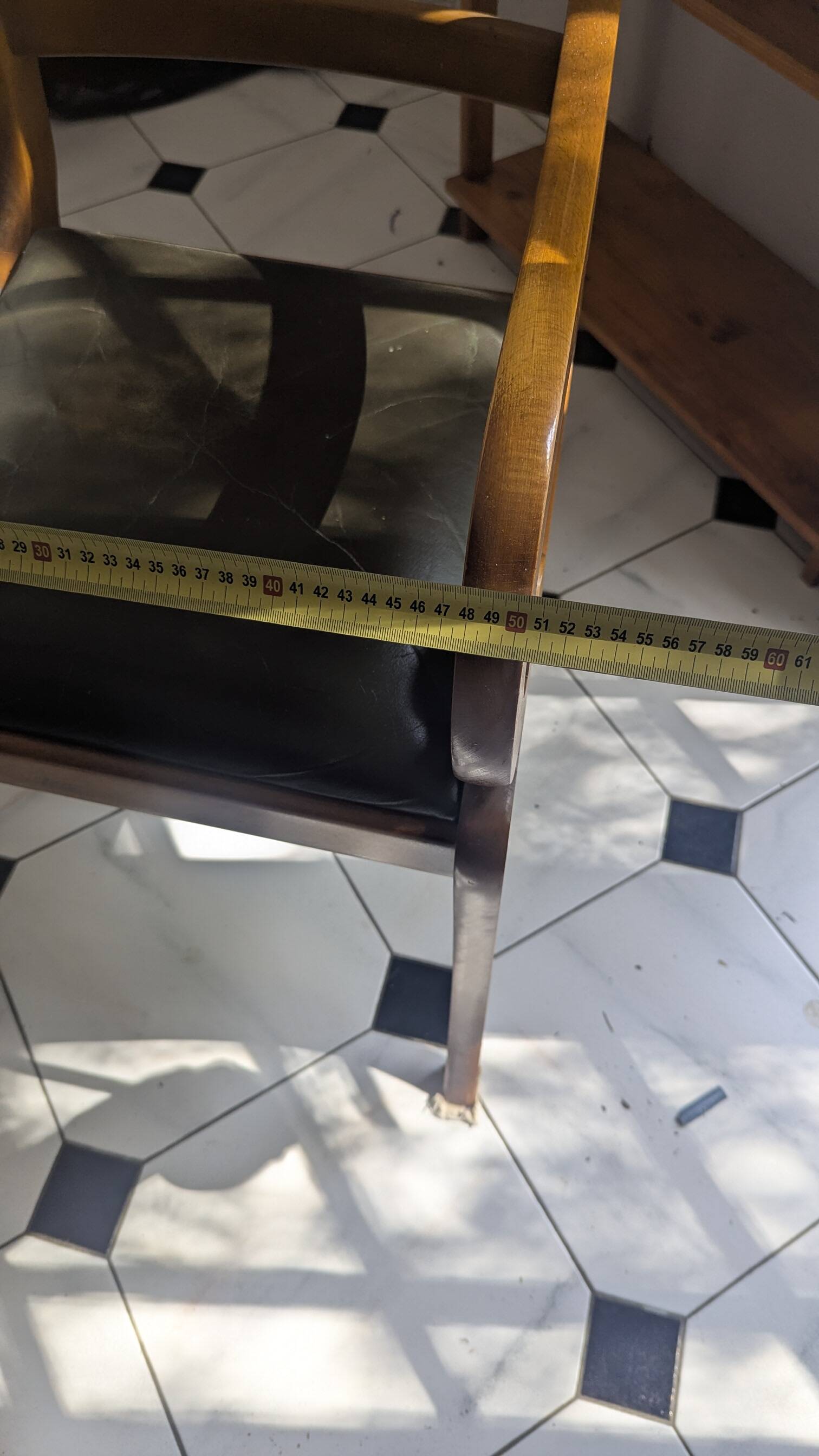Fauteuil de bureau ancien style Directoire / Restauration en bois massif