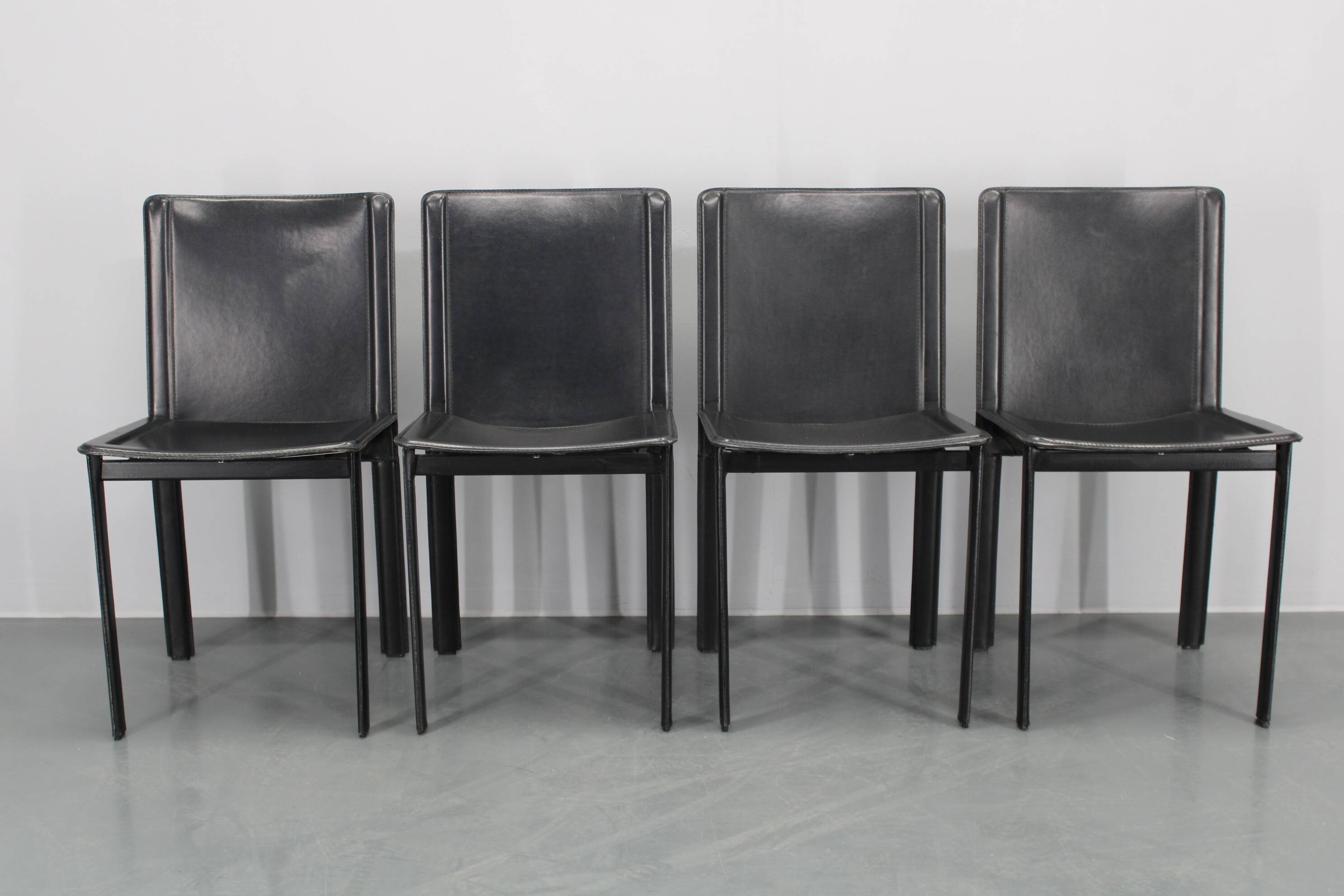 1980s Set of Four Dining Chairs in Leather in Matteo Grassi Style, Italy