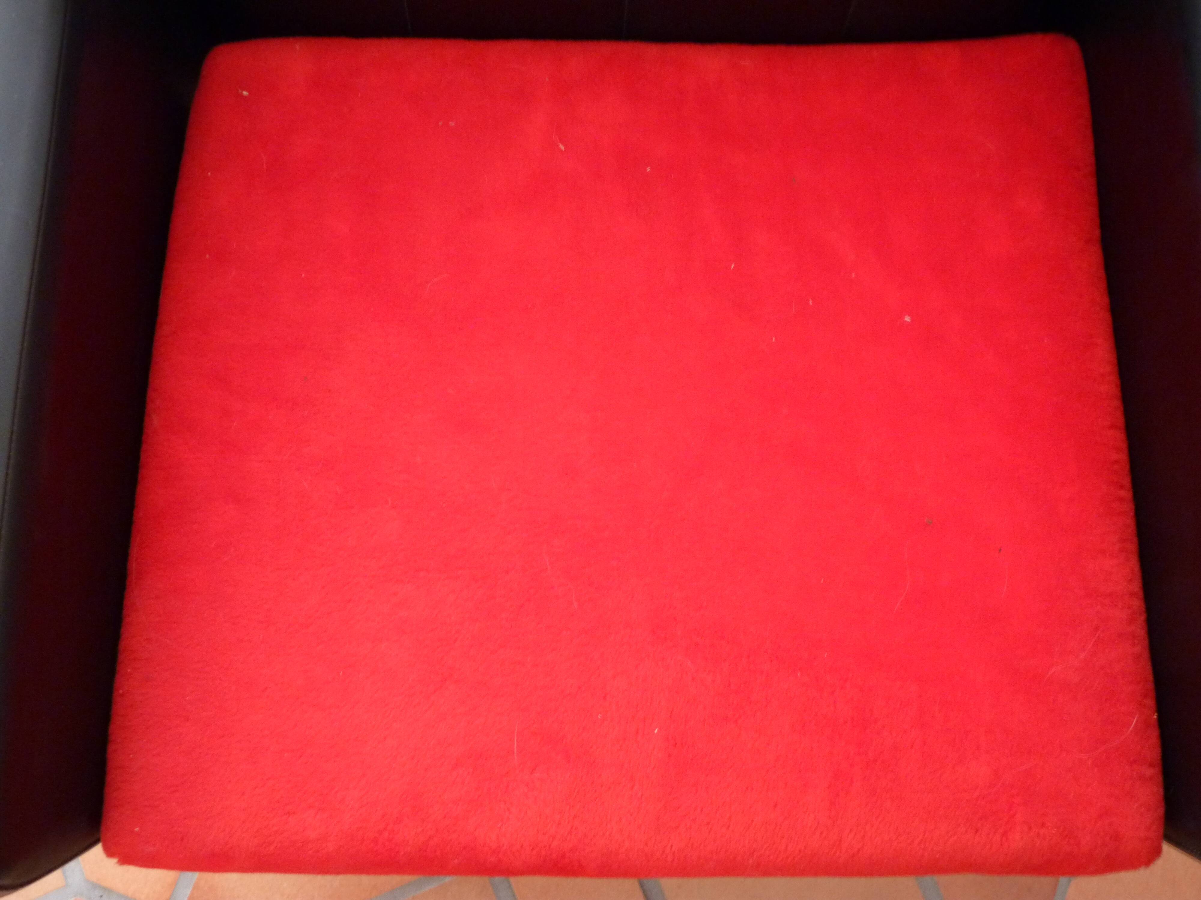 Armchair in skaï and velvet