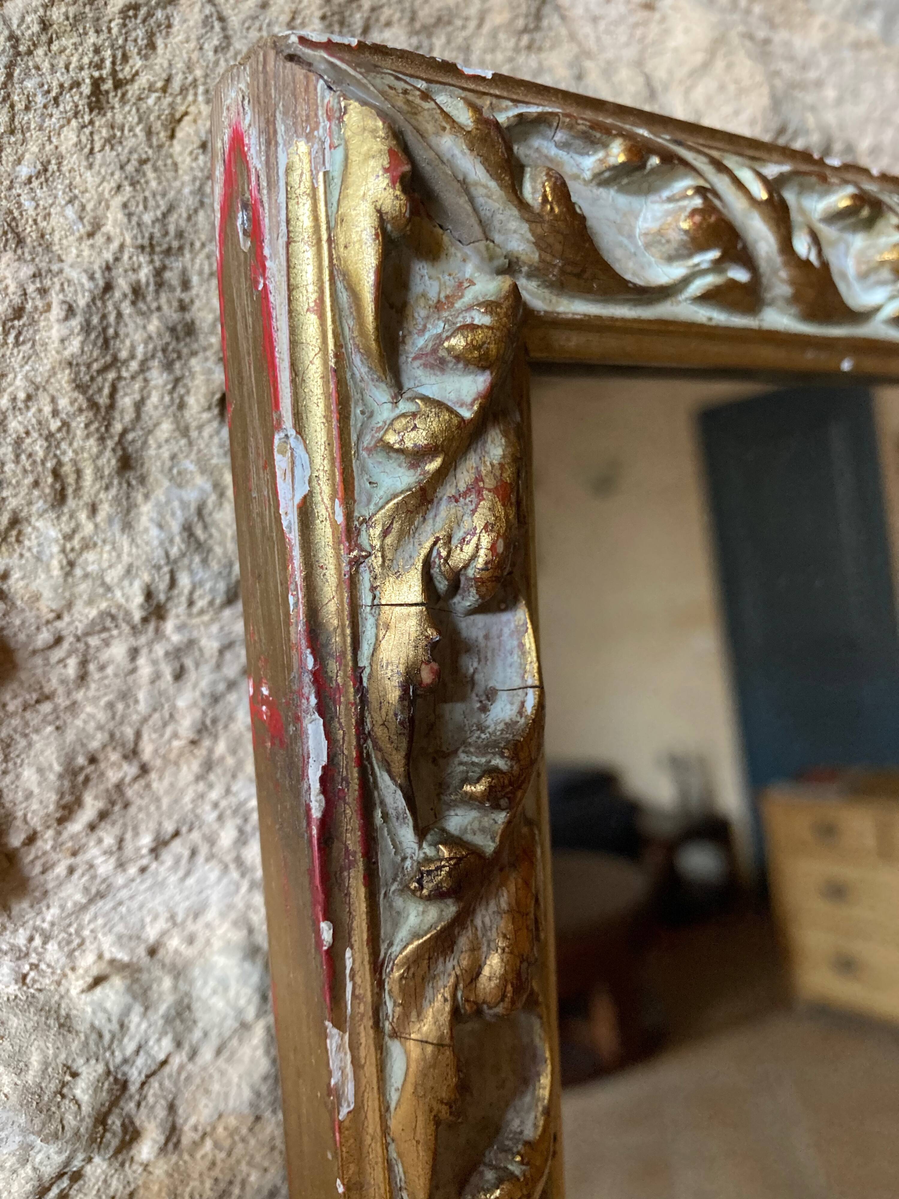 Grand miroir ancien, cadre en bois sculpté blanc et or
