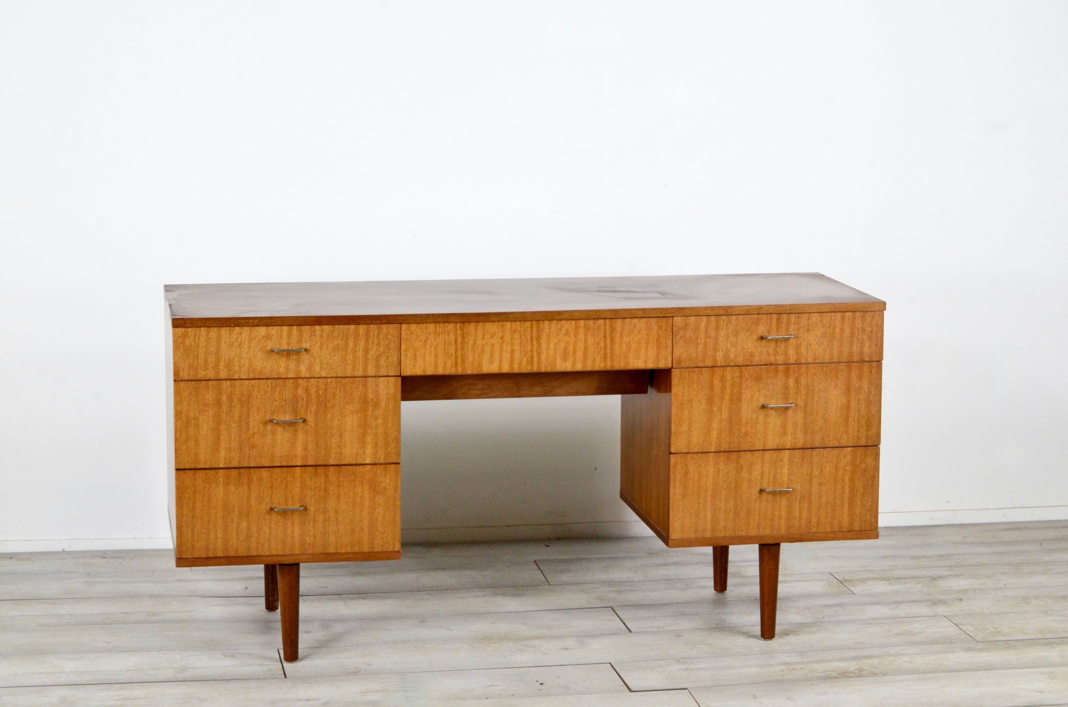 Midcentury Austinsuite teak desk By Frank Guille