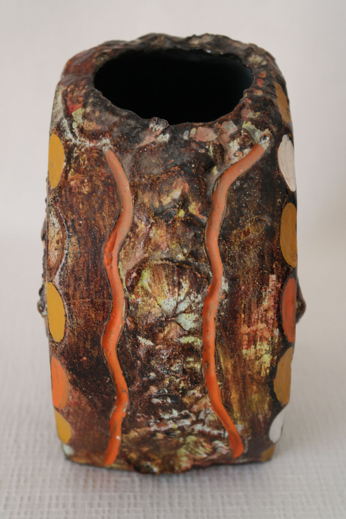 Ceramic vase with modernist bas-reliefs by Luigi Santi from the 1950s.